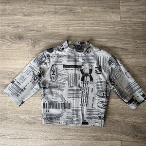 UA Cropped Mockneck Top